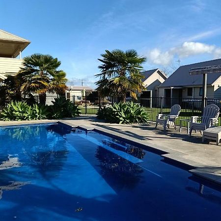 Riverbend Family Lodge Нейпир Экстерьер фото